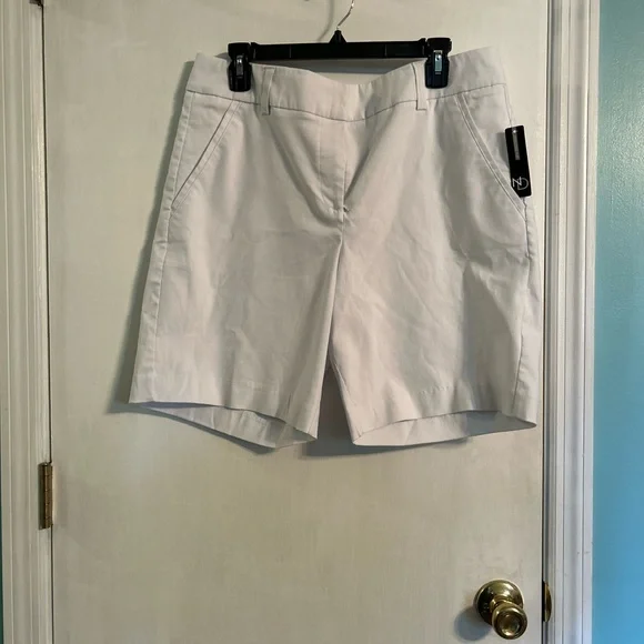 NWT New Directions White Bermuda Shorts, Women’s 12 - Picture 1 of 5